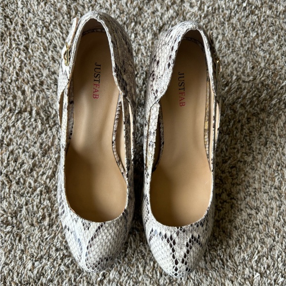 Just Fab Marlena Snakeskin Tan 3 Inch Pumps - Picture 3 of 11